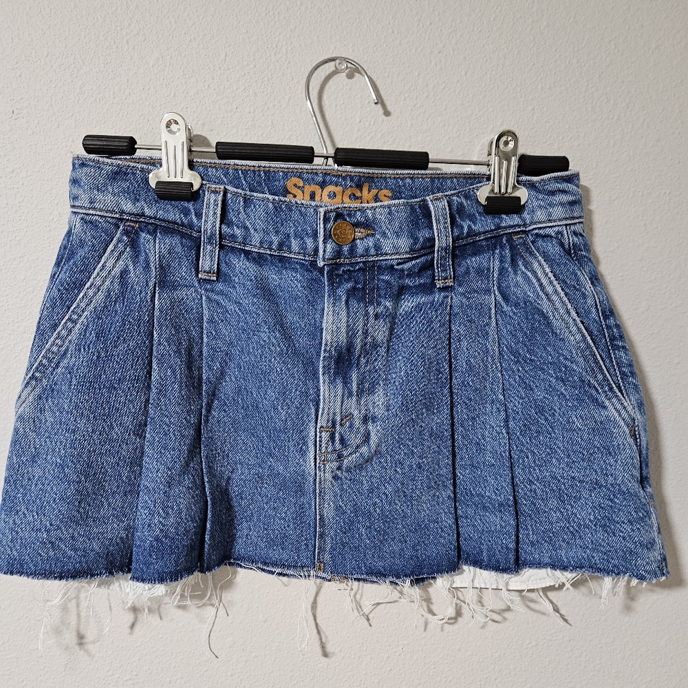MOTHER SNACKS! The Fun Dip Micro Cut Skirt In Snap, Crackle, Pop Denim Indigo 26